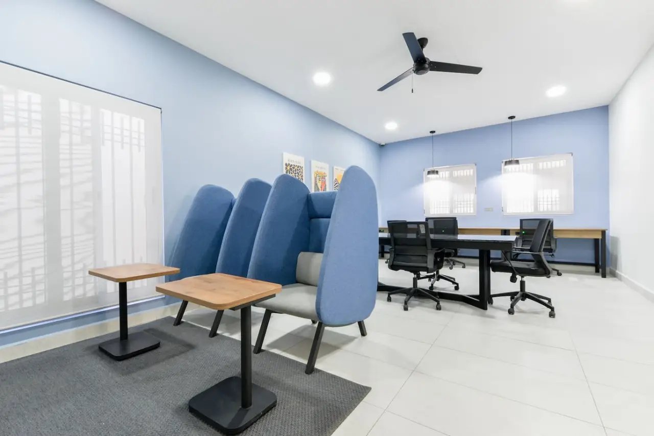 Privates Zimmer und eigenes Badezimmer in der Zona Tec Bild 14