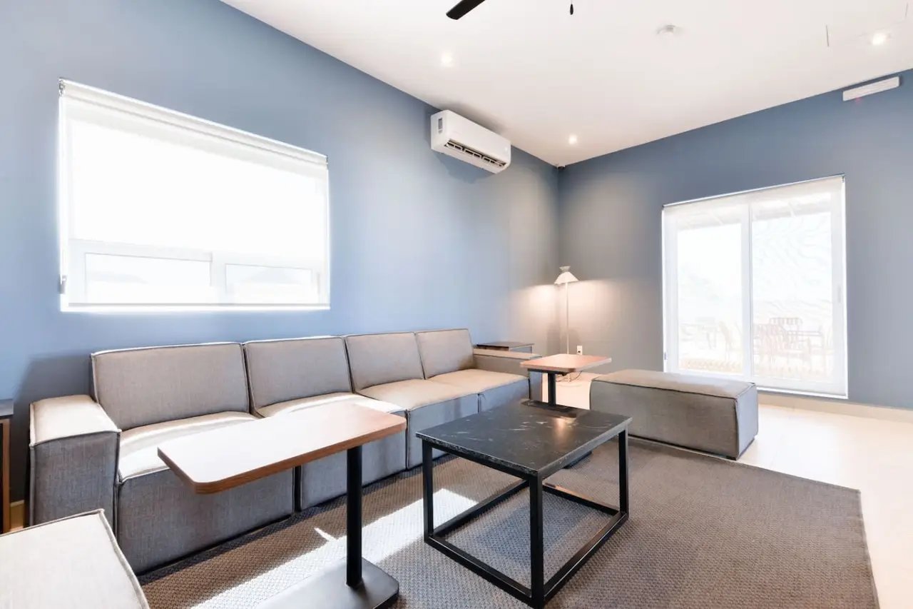 Privates Zimmer und eigenes Badezimmer in der Zona Tec Bild 20