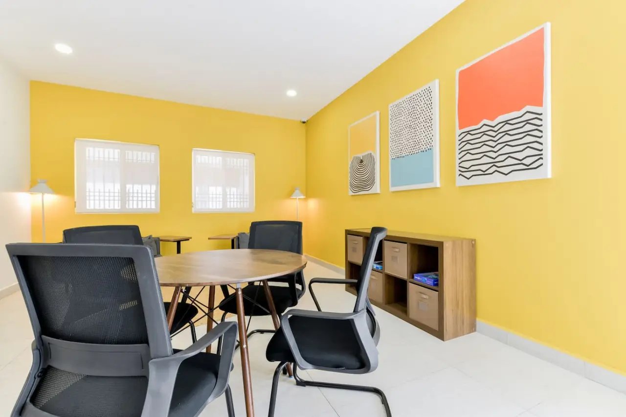 Privates Zimmer und eigenes Badezimmer in der Zona Tec Bild 35
