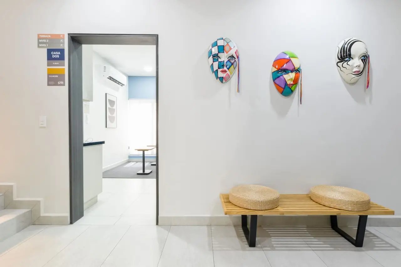Privates Zimmer und eigenes Badezimmer in der Zona Tec Bild 50