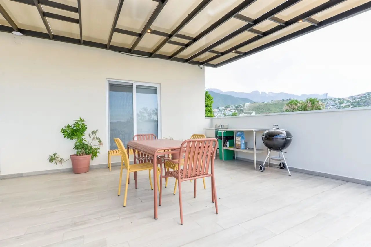 Privates Zimmer und eigenes Badezimmer in der Zona Tec Bild 54