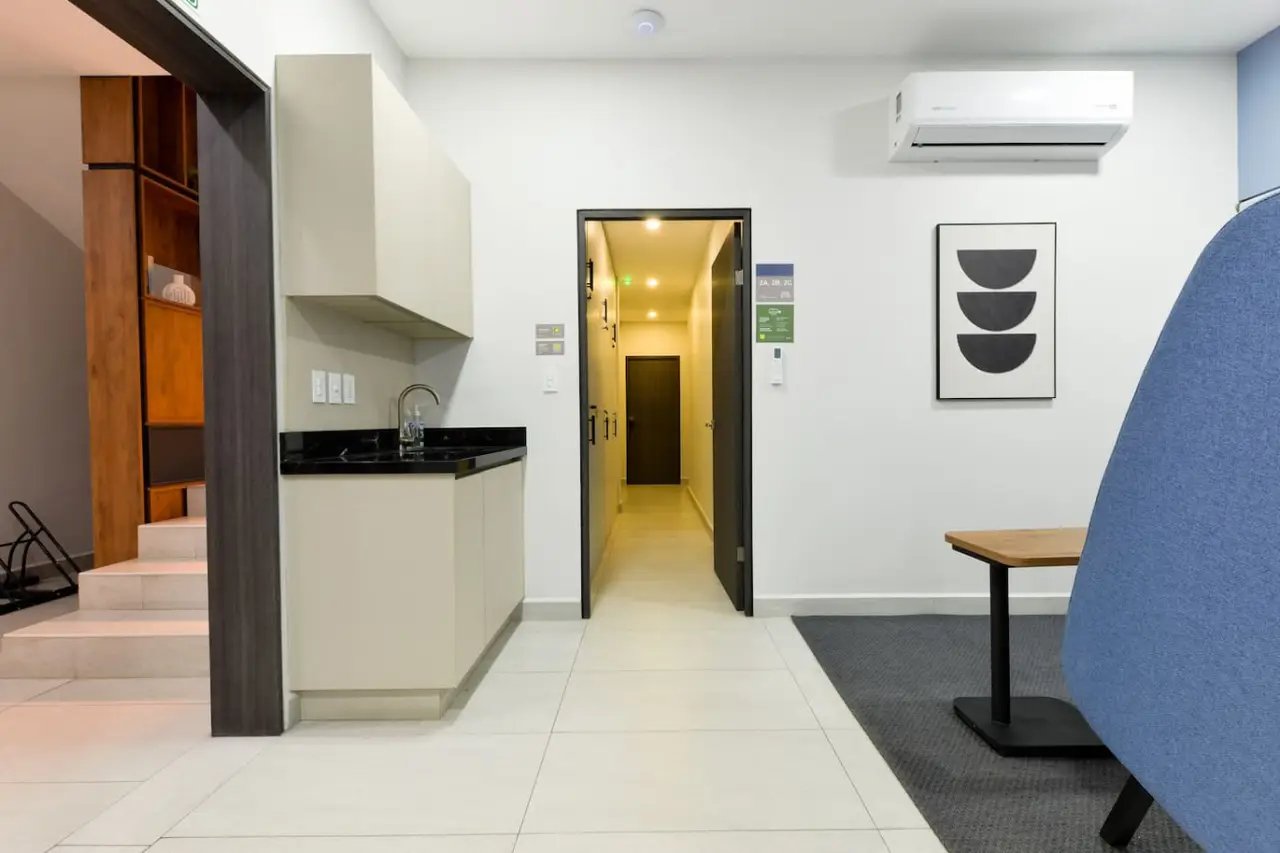 Privates Zimmer und eigenes Badezimmer in der Zona Tec Bild 59