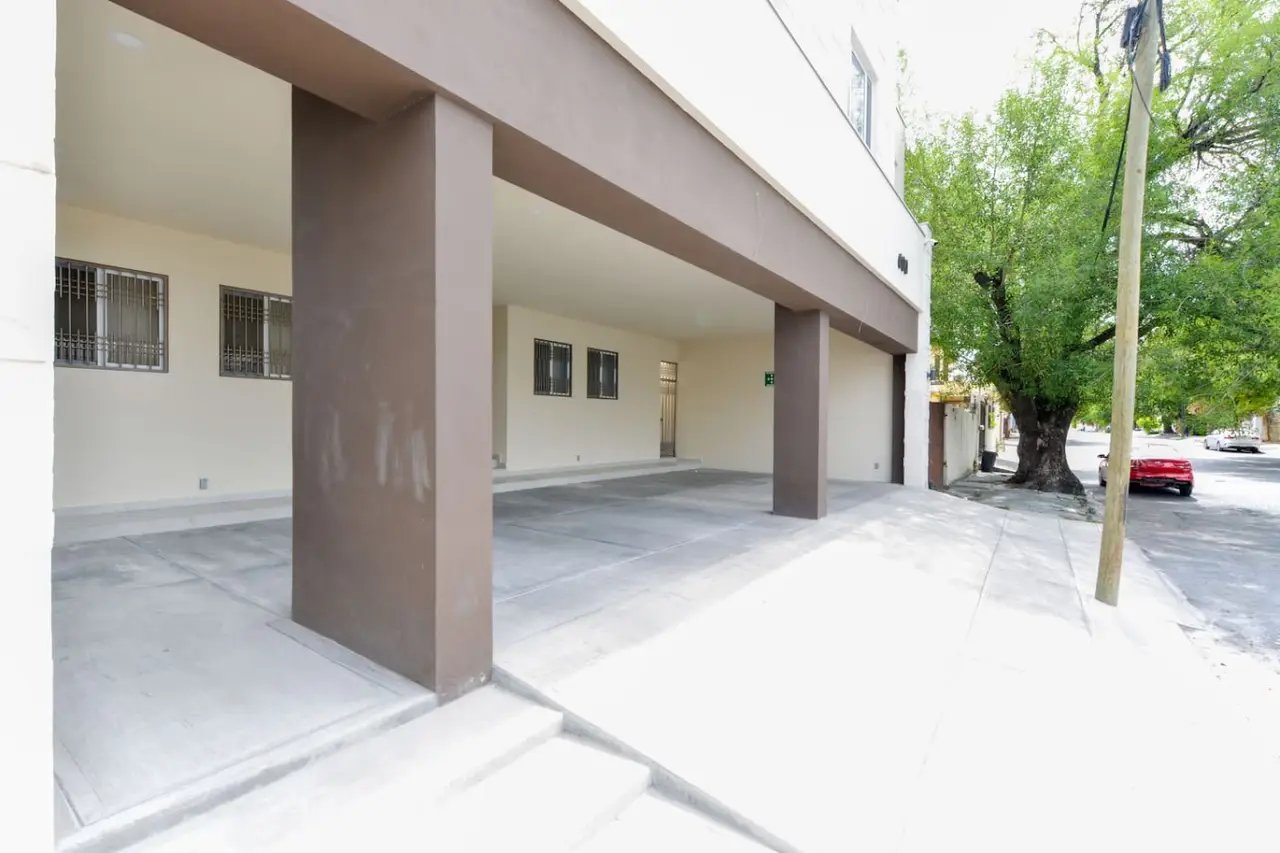 Privates Zimmer und eigenes Badezimmer in der Zona Tec Bild 61
